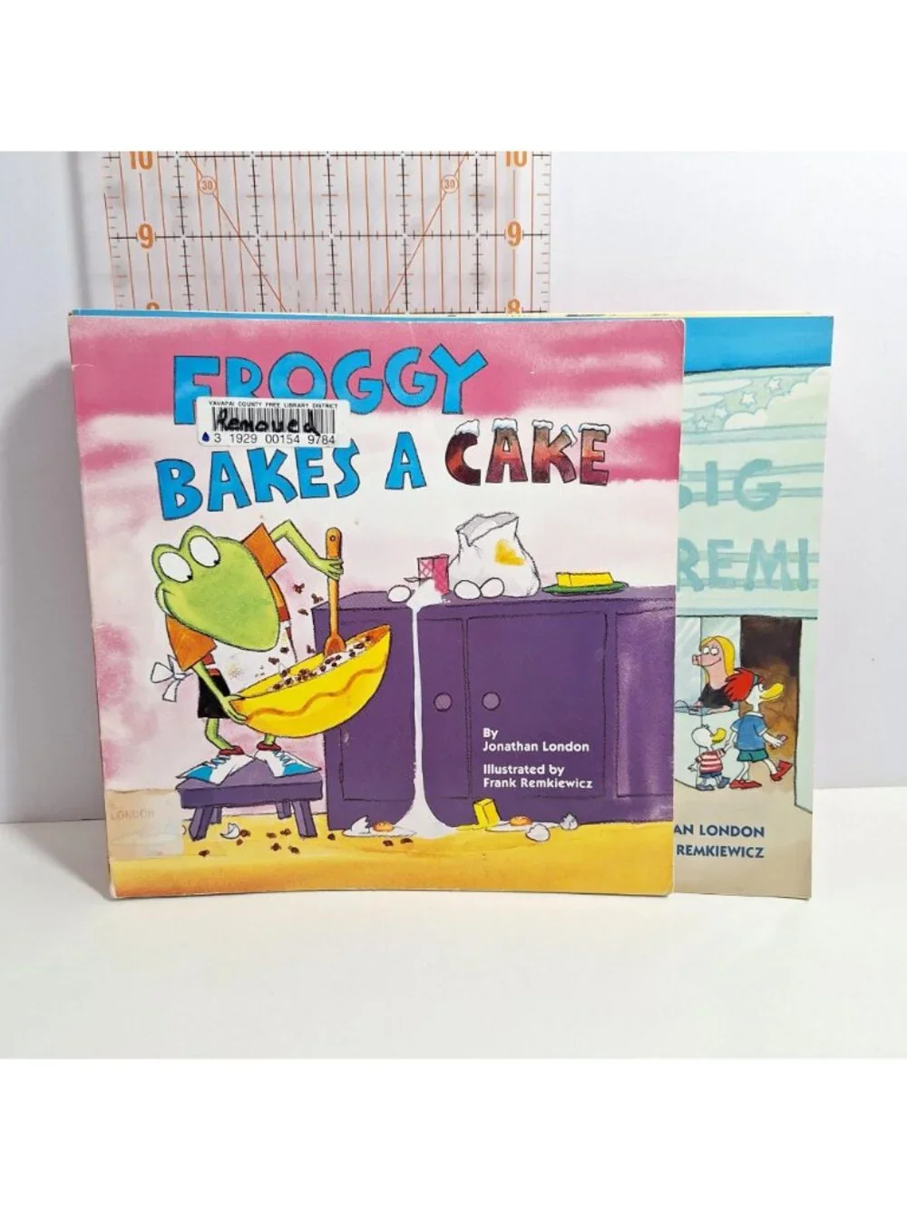 Froggy Book Lot Worst Play Date Goes to Hawaii First Kiss Builds Treehouse Bike - Picture 5 of 10